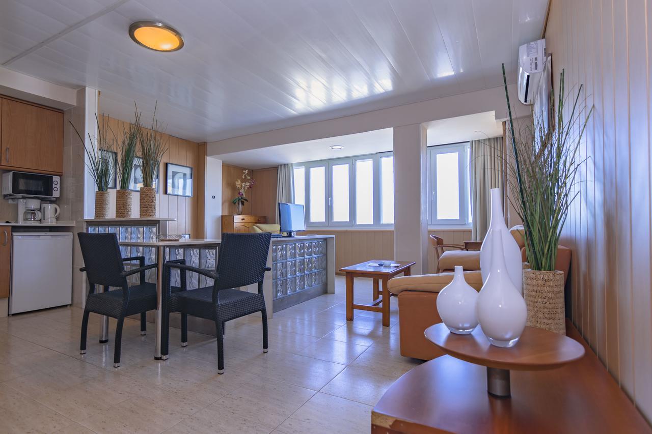 Carihuela Beach Apartamentos Torremolinos Eksteriør billede